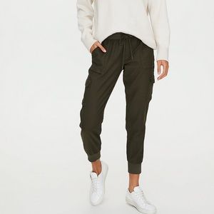 Cebu Jogger in Dark Olive- ARITZIA Community